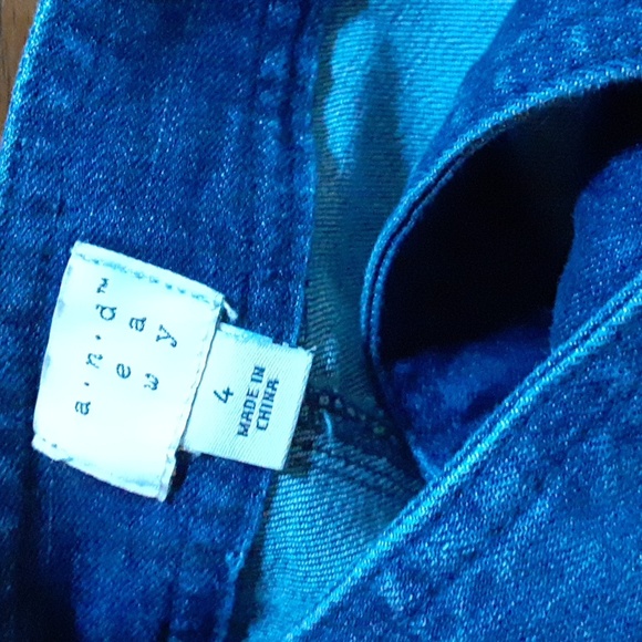 Denim skirt with tie front waist - Picture 7 of 8